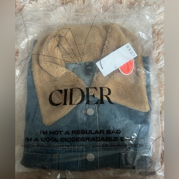 CIDER Plus Size teddy collar patchy denim jacket - Picture 6 of 6